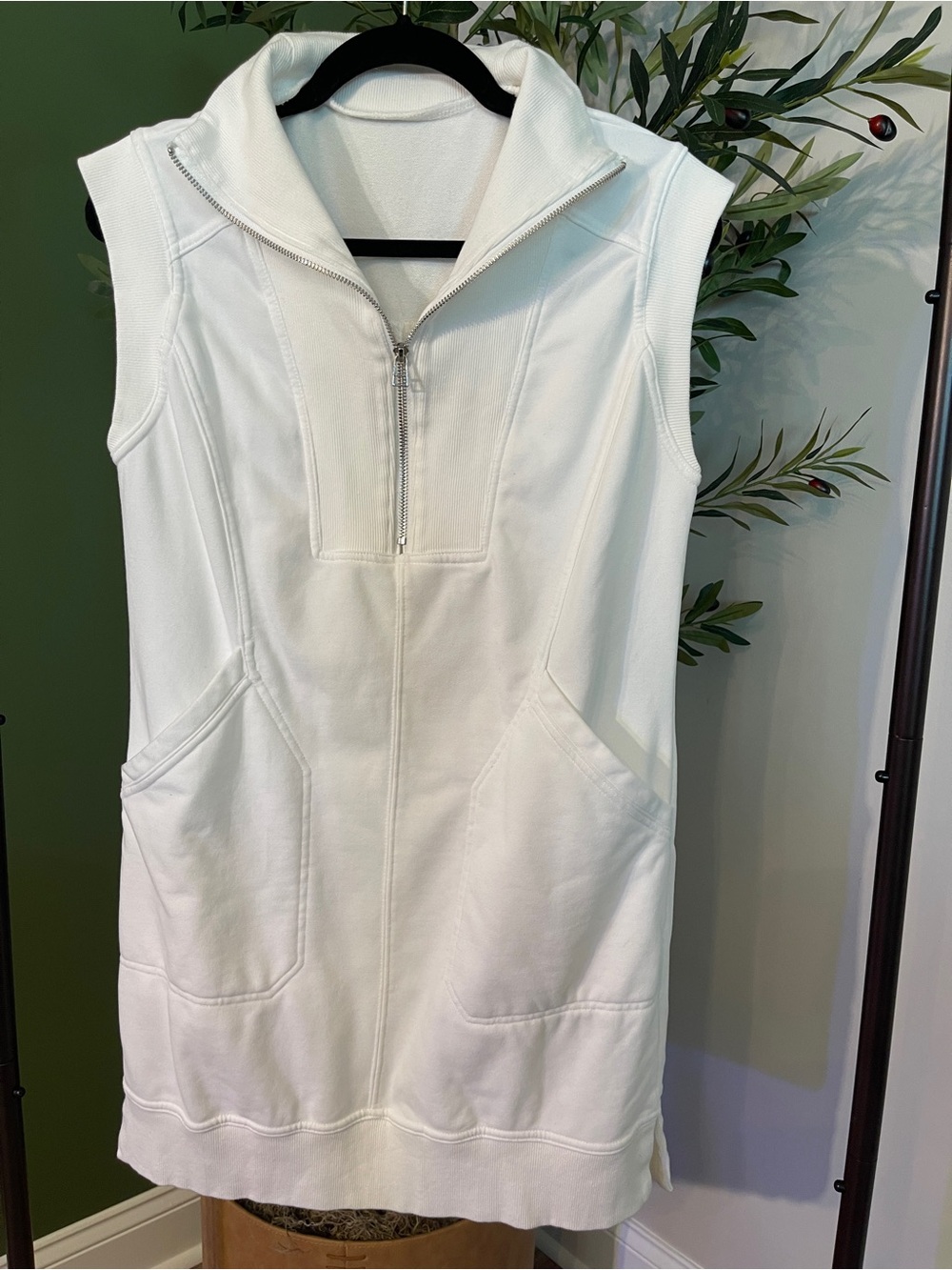 Amazon White Sleeveless Zip-Front Pocket Dress